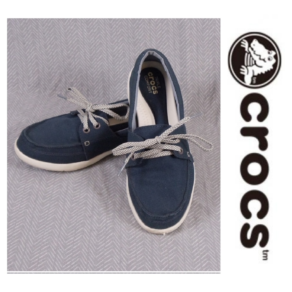 Crocs Women's Walu II Canvas Loafer